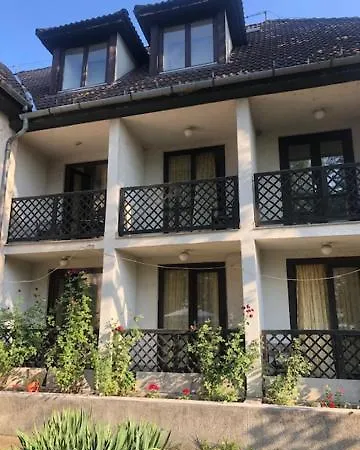 Napsugár Hotel Malyi