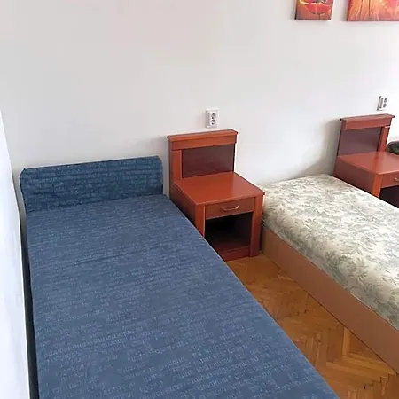 Retro Hotel *